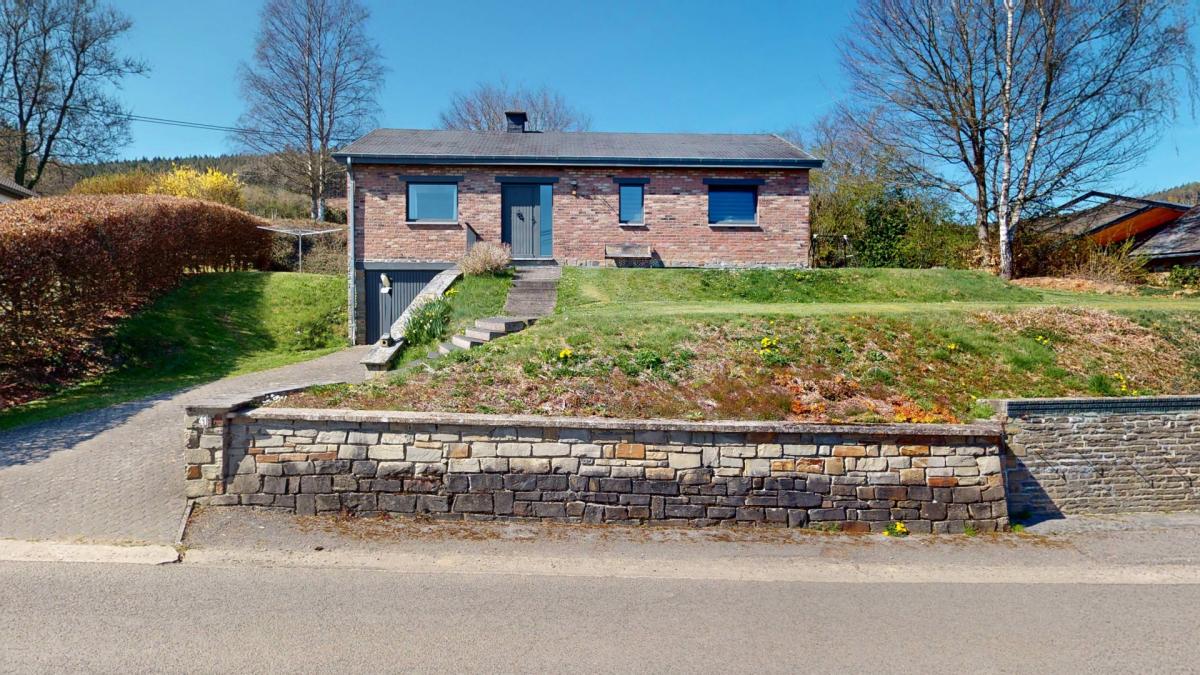 Maison de plain-pied avec jardin et vue imprenable