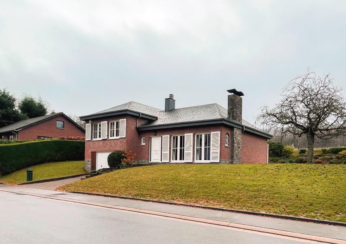 Woning met 4 slaapkamers en prachtige tuin