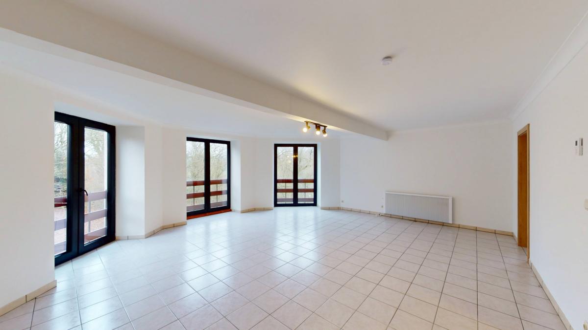 Appartement rénové avec vue dégagée